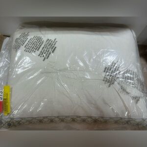 Eastern Accents 20x27in Filly White Standard Sham
